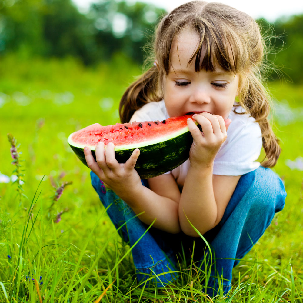 Alimentazione estiva per bambini: ecco la dieta perfetta